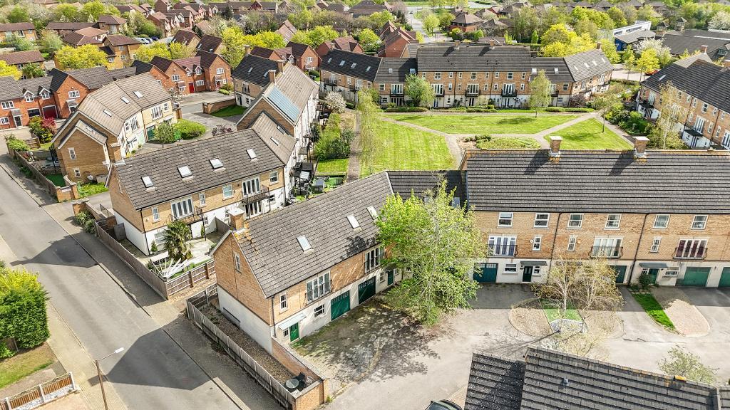 4 Bedroom Terraced for Sale in Milton Keynes, MK5 7HG