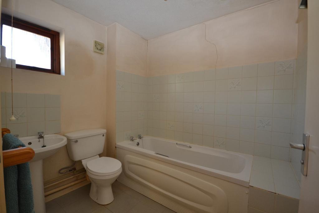 1 Bedroom Maisonette for Sale in Milton Keynes, MK4 1JE