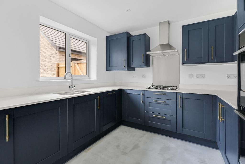 4 Bedroom Detached for Sale in Milton Keynes, MK8 8AB