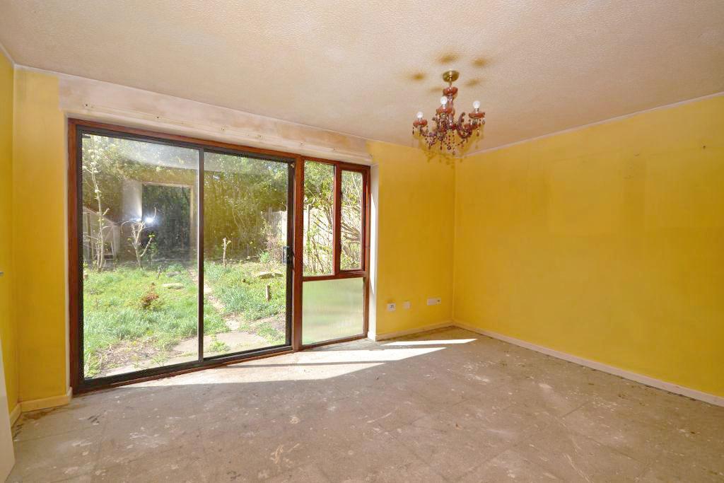 1 Bedroom Maisonette for Sale in Milton Keynes, MK4 1JE