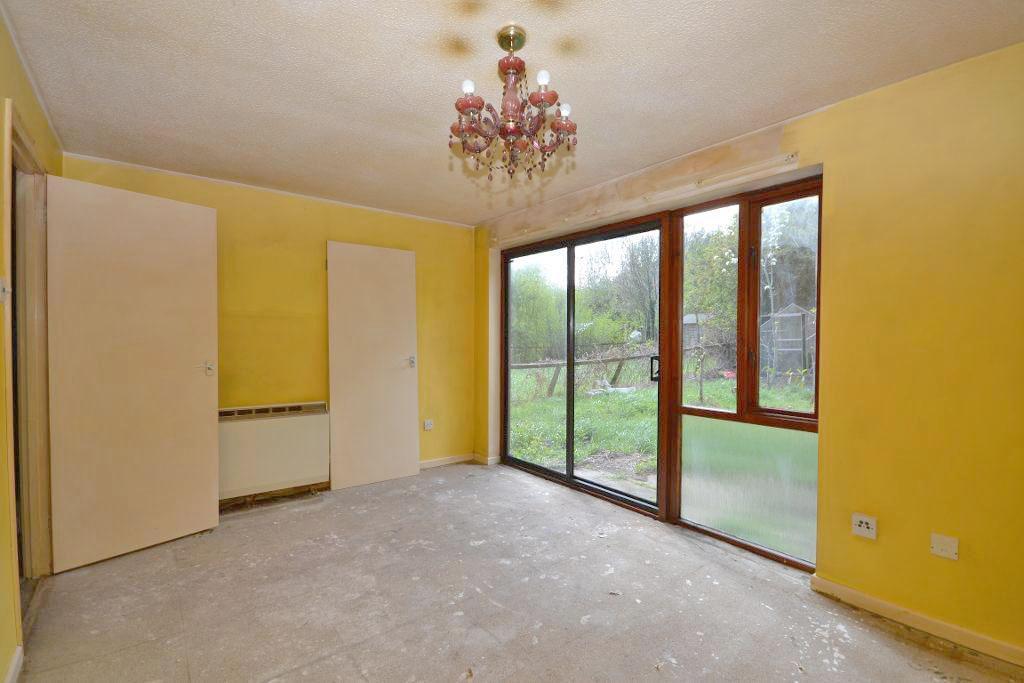 1 Bedroom Maisonette for Sale in Milton Keynes, MK4 1JE