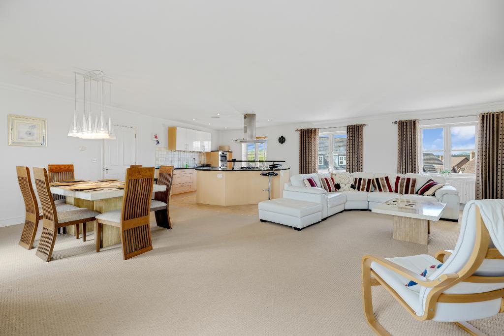 2 Bedroom Apartment for Sale in Milton Keynes, MK10 9PY