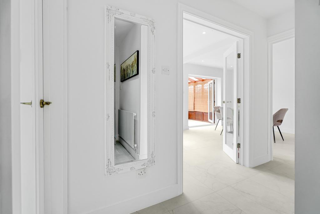 3 Bedroom Detached for Sale in Milton Keynes, MK7 7HD