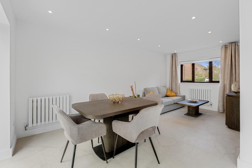 3 Bedroom Detached for Sale in Milton Keynes, MK7 7HD