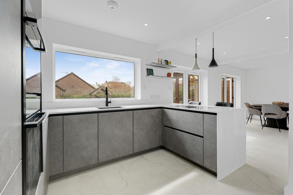 3 Bedroom Detached for Sale in Milton Keynes, MK7 7HD