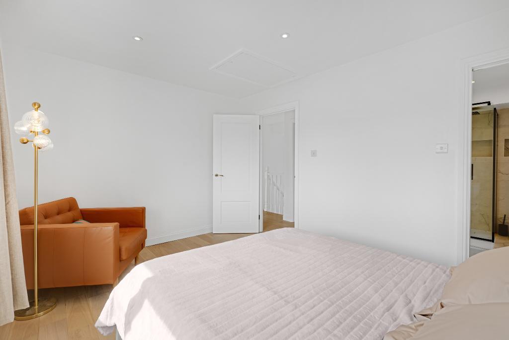 3 Bedroom Detached for Sale in Milton Keynes, MK7 7HD