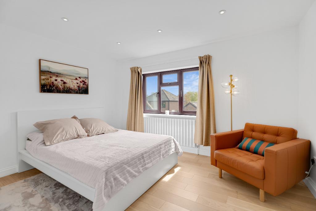 3 Bedroom Detached for Sale in Milton Keynes, MK7 7HD