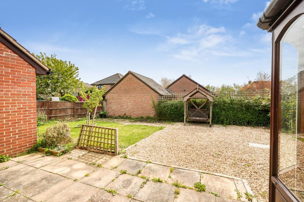 3 Bedroom Detached for Sale in Milton Keynes, MK7 7HD