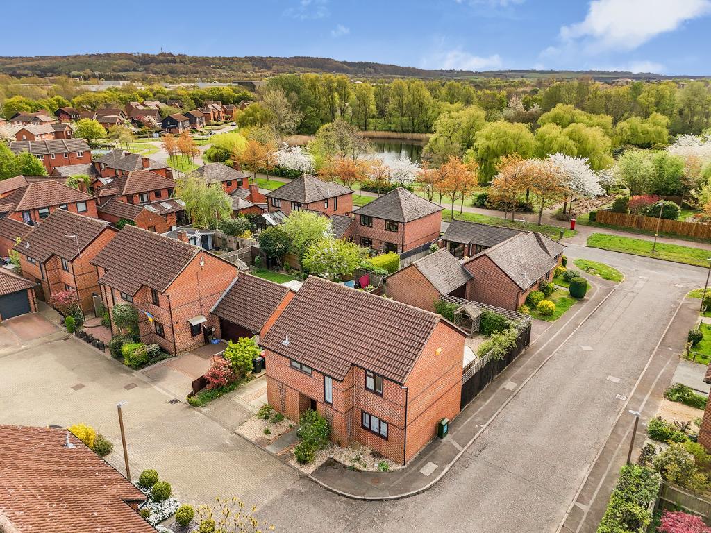 3 Bedroom Detached for Sale in Milton Keynes, MK7 7HD