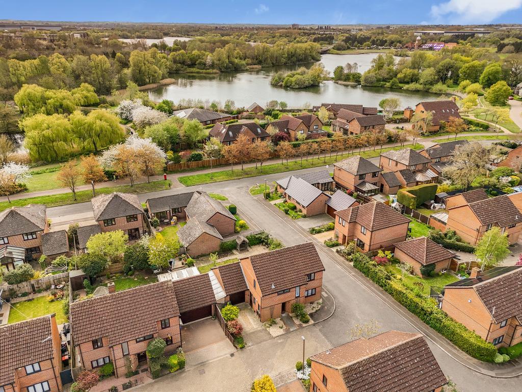 3 Bedroom Detached for Sale in Milton Keynes, MK7 7HD