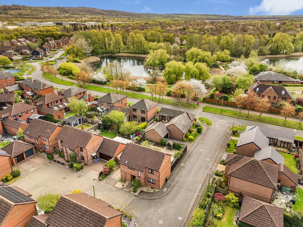 3 Bedroom Detached for Sale in Milton Keynes, MK7 7HD