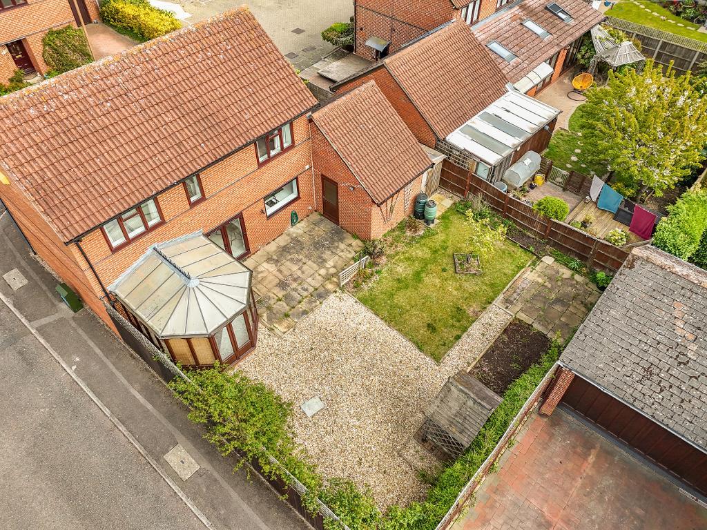 3 Bedroom Detached for Sale in Milton Keynes, MK7 7HD