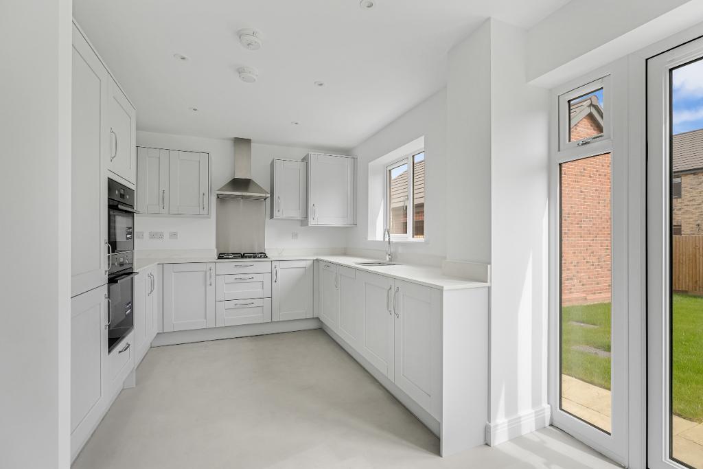 4 Bedroom Detached for Sale in Milton Keynes, MK8 8AB