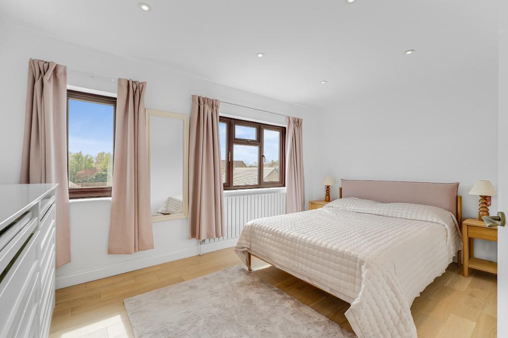 3 Bedroom Detached for Sale in Milton Keynes, MK7 7HD