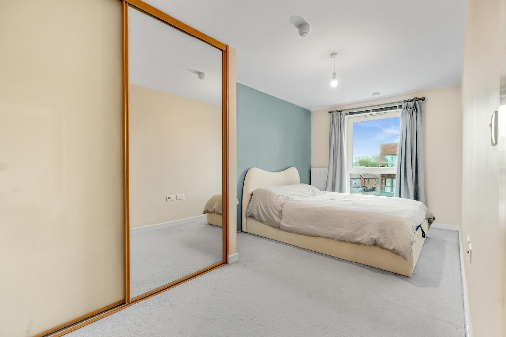 2 Bedroom Apartment for Sale in Milton Keynes, MK10 9UD
