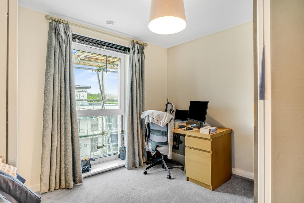 2 Bedroom Apartment for Sale in Milton Keynes, MK10 9UD