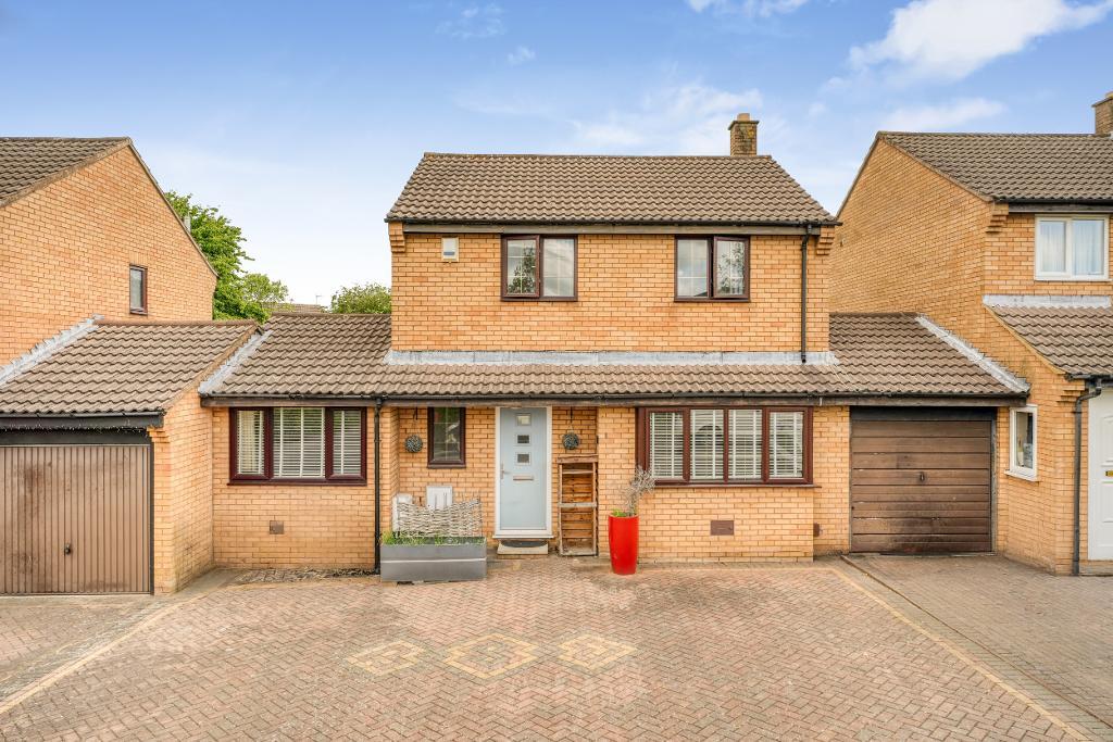 3 Bedroom Link-Detached for Sale in Milton Keynes, MK6 2HS