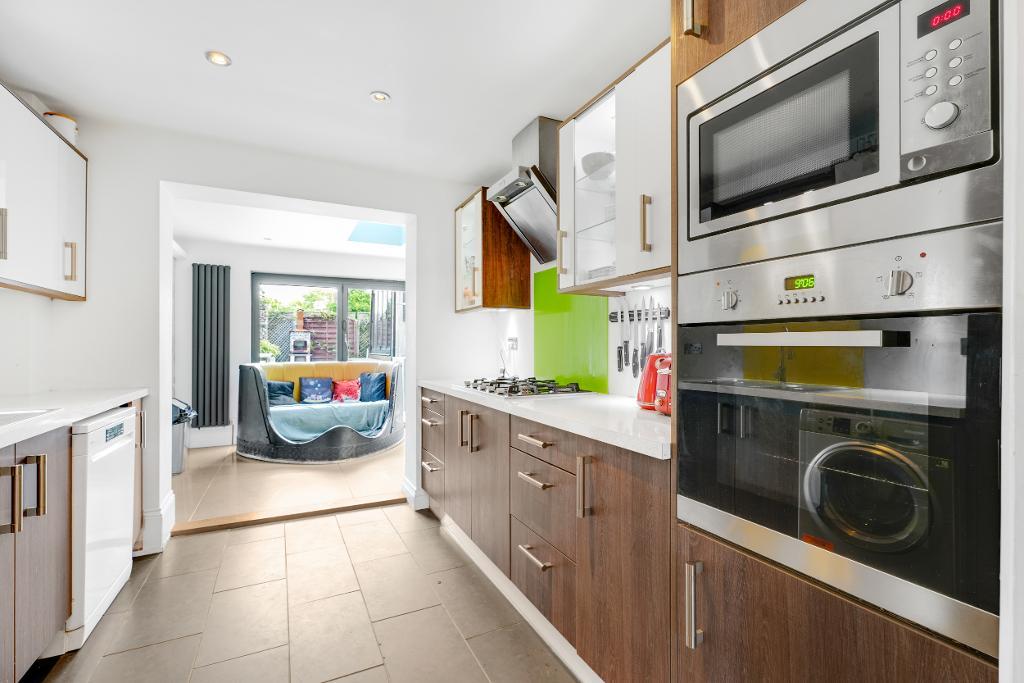 3 Bedroom Link-Detached for Sale in Milton Keynes, MK6 2HS