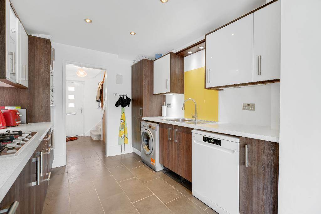 3 Bedroom Link-Detached for Sale in Milton Keynes, MK6 2HS