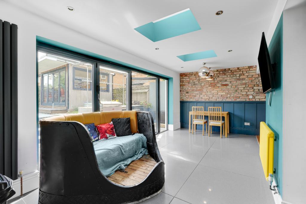 3 Bedroom Link-Detached for Sale in Milton Keynes, MK6 2HS