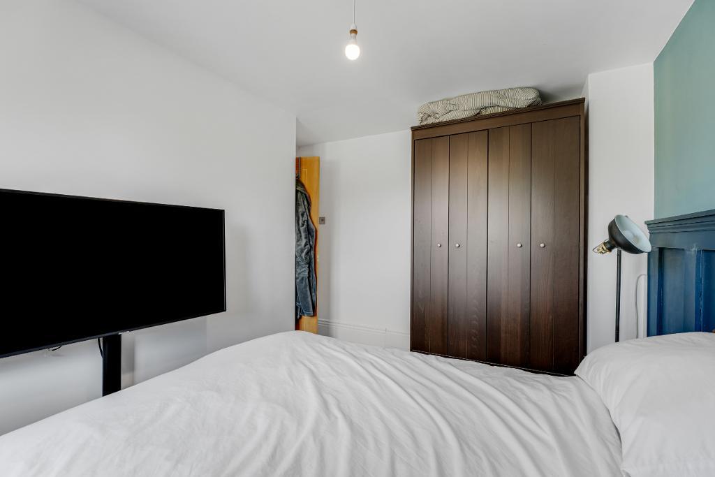 3 Bedroom Link-Detached for Sale in Milton Keynes, MK6 2HS