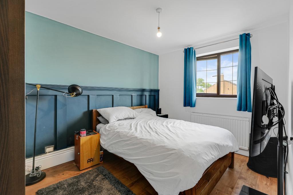 3 Bedroom Link-Detached for Sale in Milton Keynes, MK6 2HS