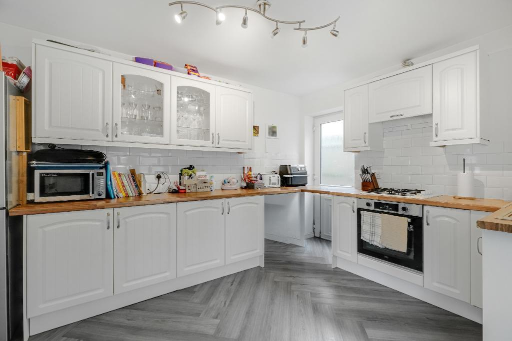 3 Bedroom Detached for Sale in Milton Keynes, MK13 0DT