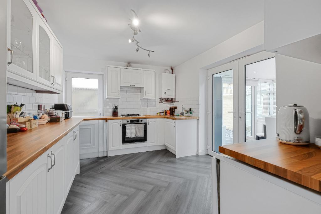 3 Bedroom Detached for Sale in Milton Keynes, MK13 0DT