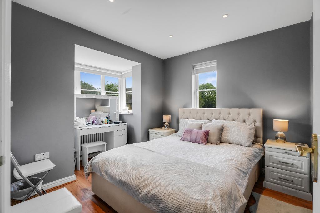 3 Bedroom Detached for Sale in Milton Keynes, MK13 0DT