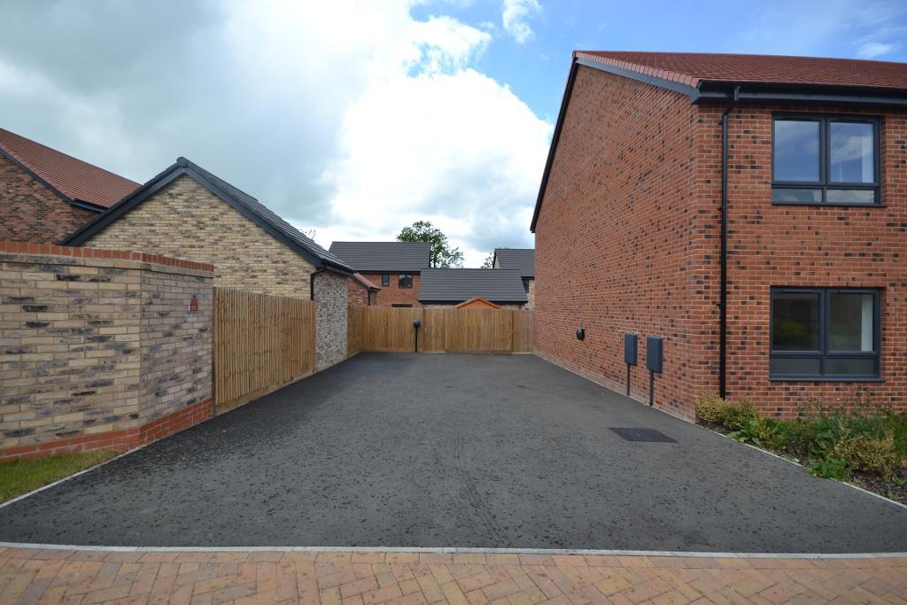 3 Bedroom Terraced for Sale in Milton Keynes, MK8 8AB
