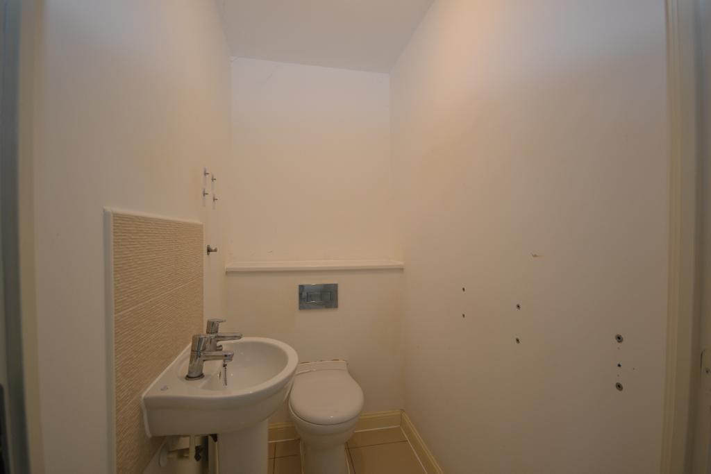 5 Bedroom Detached for Sale in Milton Keynes, MK8 1AF