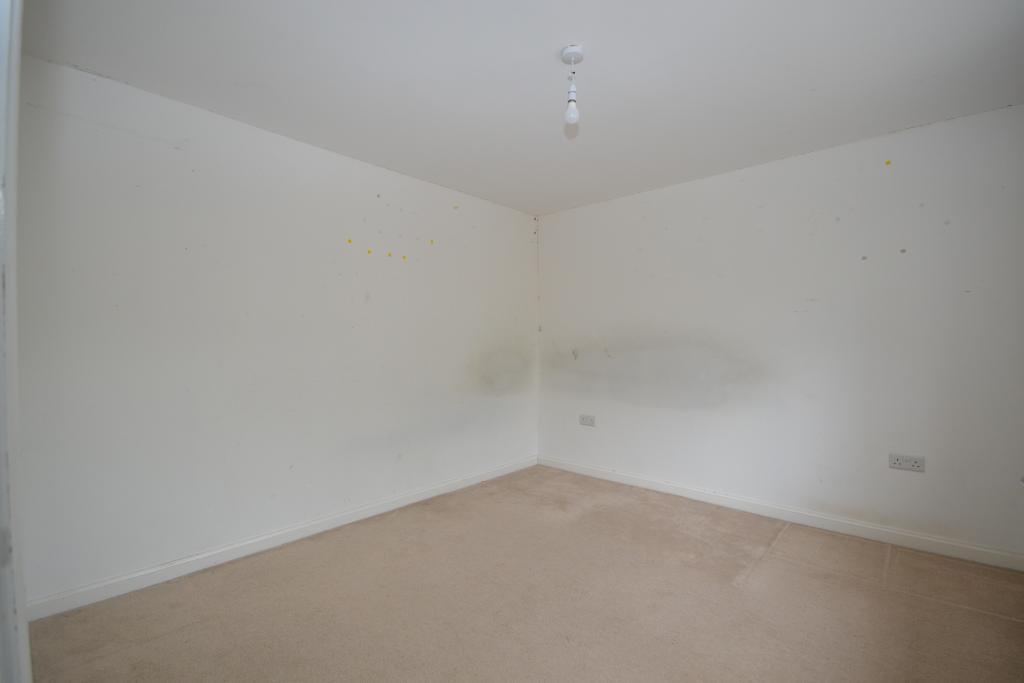 5 Bedroom Detached for Sale in Milton Keynes, MK8 1AF