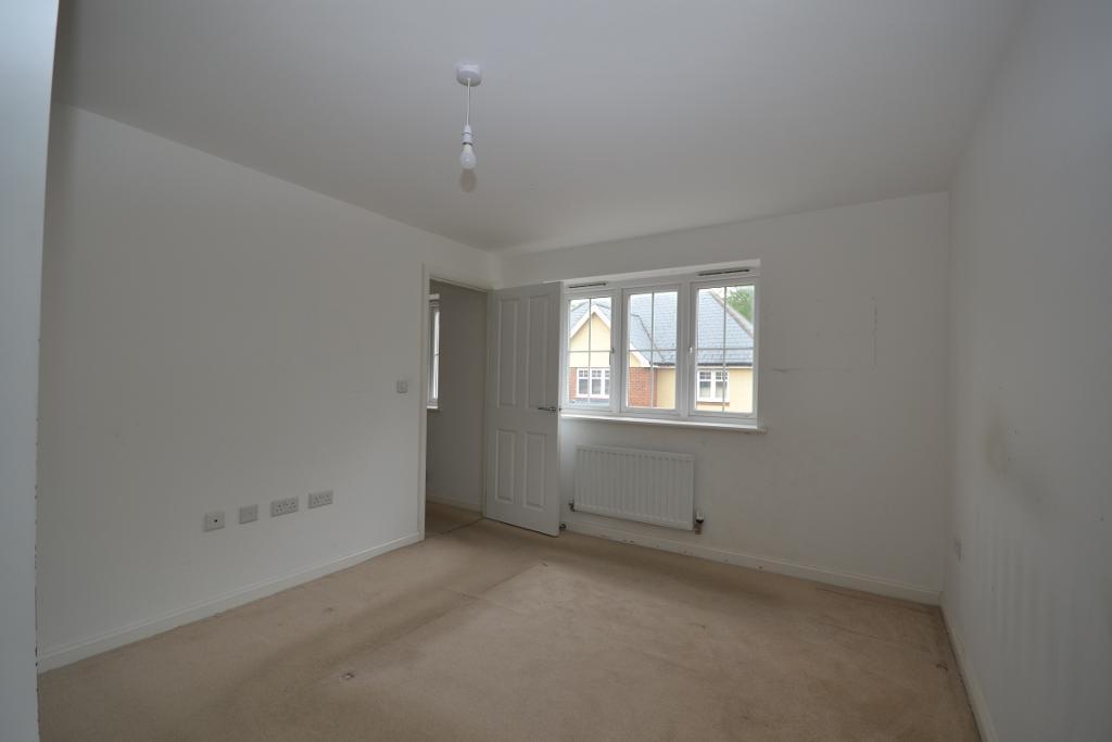 5 Bedroom Detached for Sale in Milton Keynes, MK8 1AF
