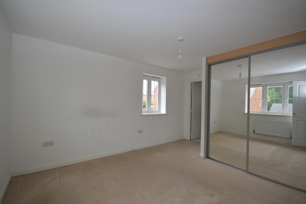 5 Bedroom Detached for Sale in Milton Keynes, MK8 1AF