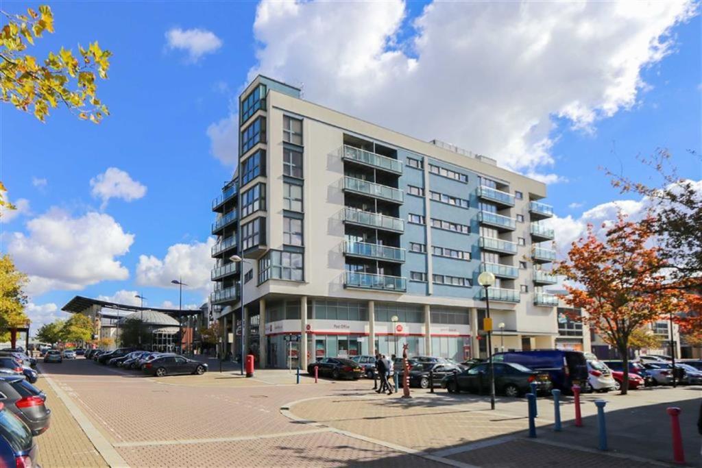 1  Bed Apartment Property to Rent in Milton Keynes, MK9 3PW