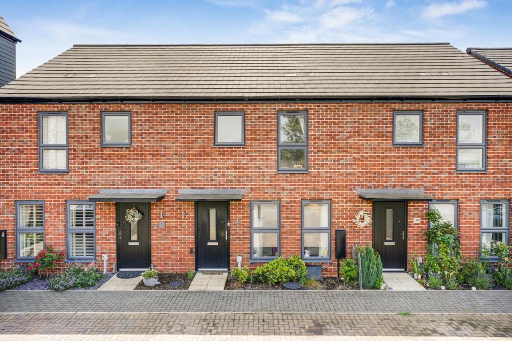 3  Bed Terraced Property to Rent in Milton Keynes, MK17 8YN