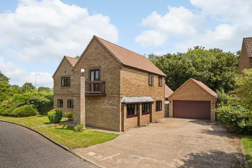 4  Bed Detached Property to Rent in Milton Keynes, MK5 8EH