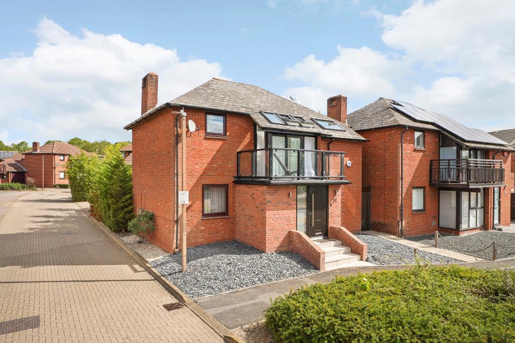 4  Bed Detached Property to Rent in Milton Keynes, MK7 7HE
