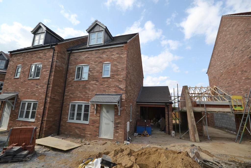 4  Bed Semi-Detached Property to Rent in Milton Keynes, MK17 8AU