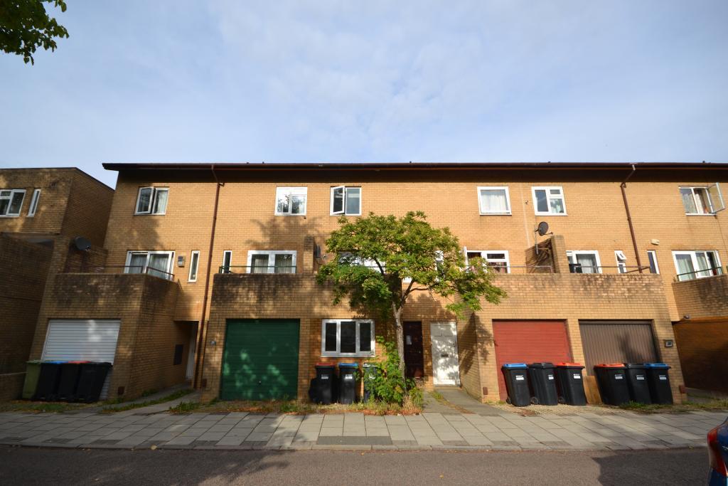 4  Bed Terraced Property to Rent in Milton Keynes, MK6 2DN
