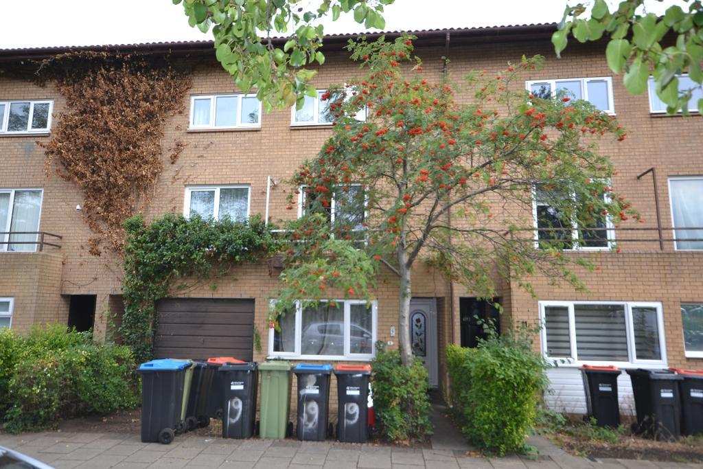4  Bed Terraced Property to Rent in Milton Keynes, MK6 2EP