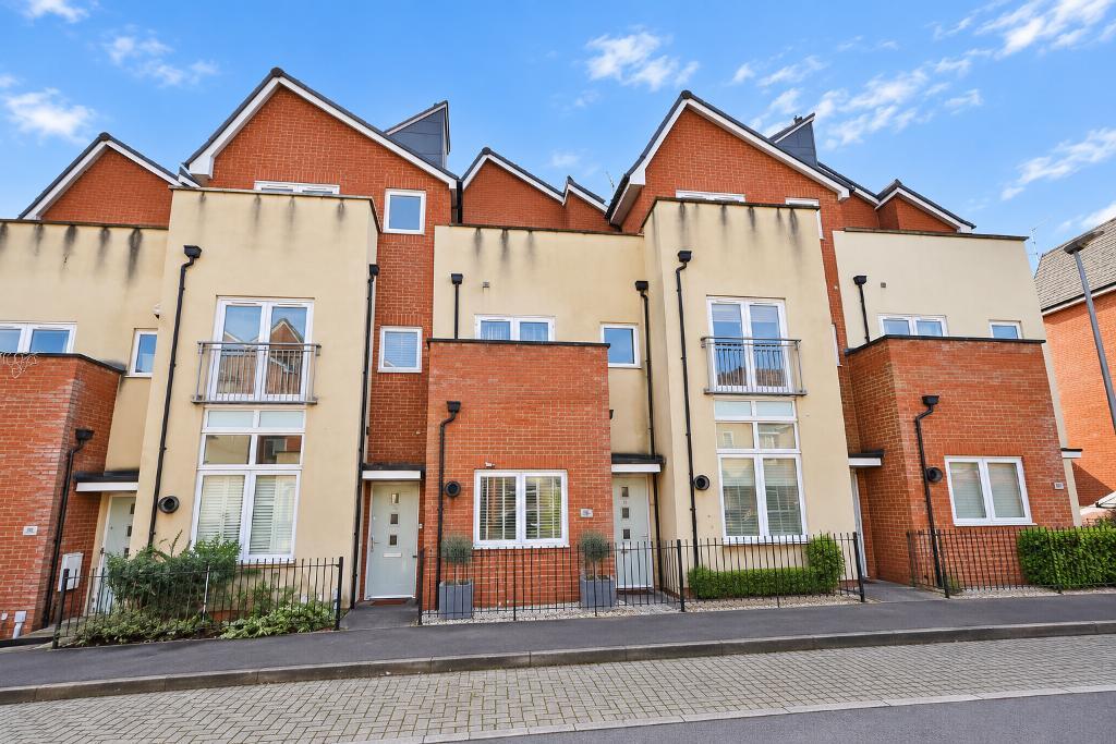 3  Bed Terraced Property to Rent in Milton Keynes, MK4 4JH