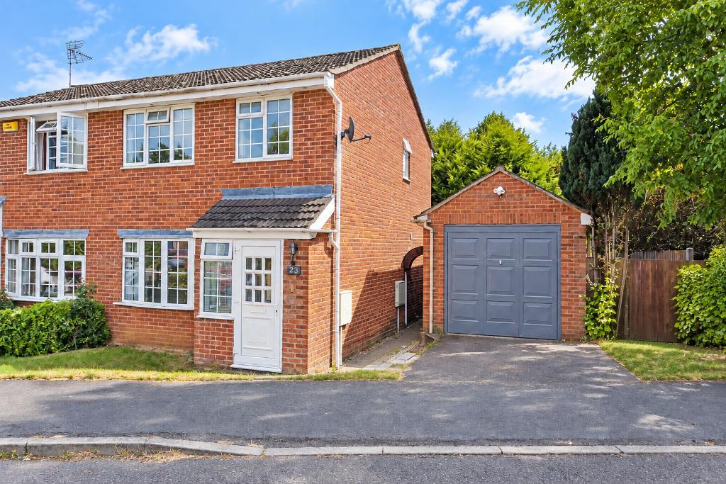 3  Bed Semi-Detached Property to Rent in Buckingham, MK18 7EN