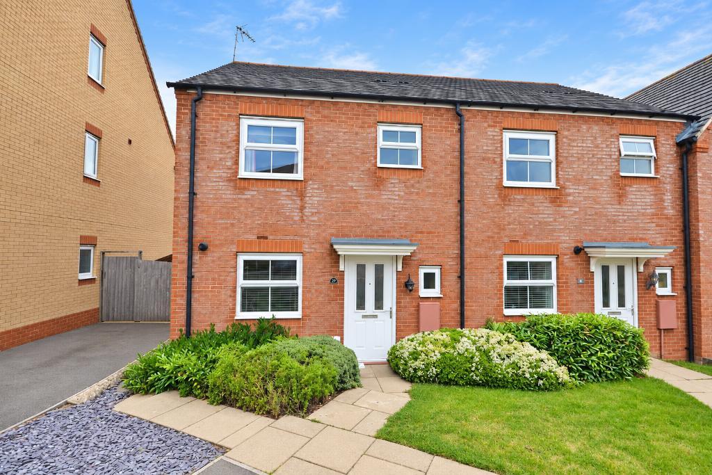 3  Bed End Terraced Property to Rent in Roade, NN7 2GA