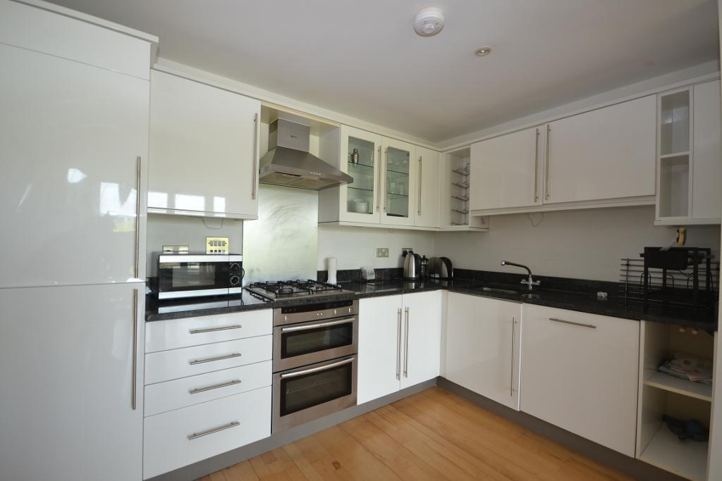 1 Bedroom Apartment for Sale in Milton Keynes, MK9 3PW