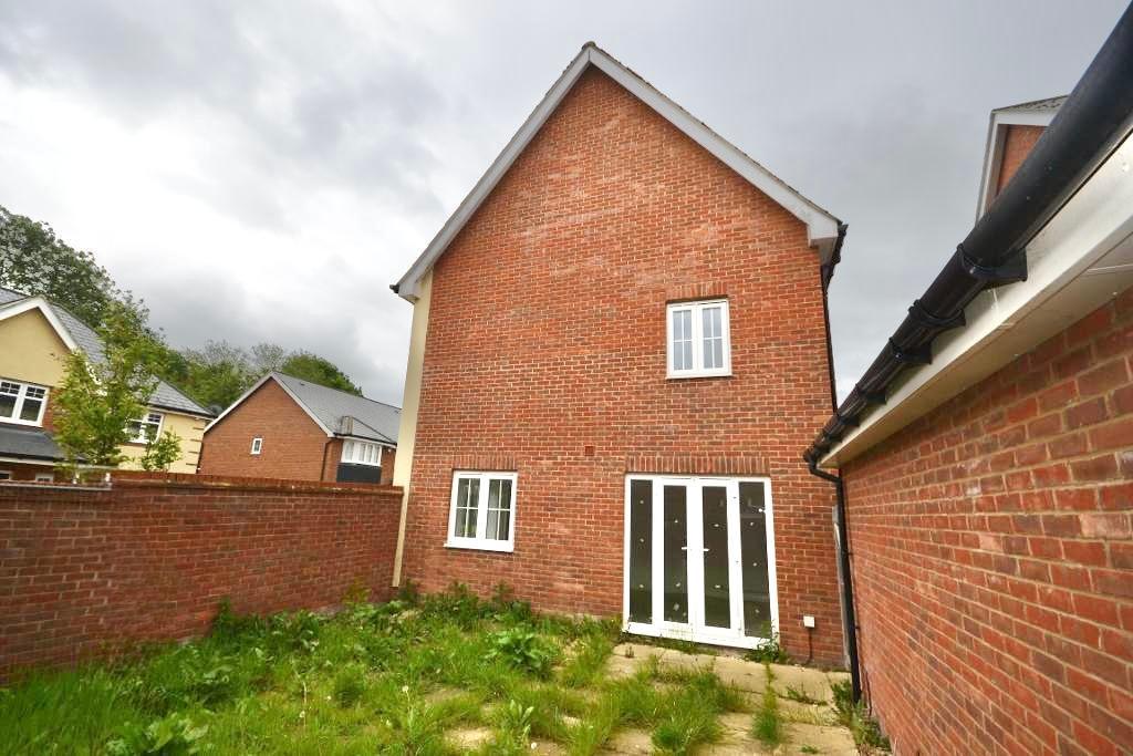 5 Bedroom Detached for Sale in Milton Keynes, MK8 1AF
