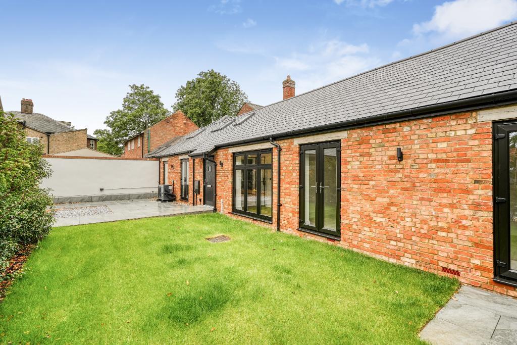 3 Bedroom Barn Conversion for Sale in Milton Keynes, MK17 8AU