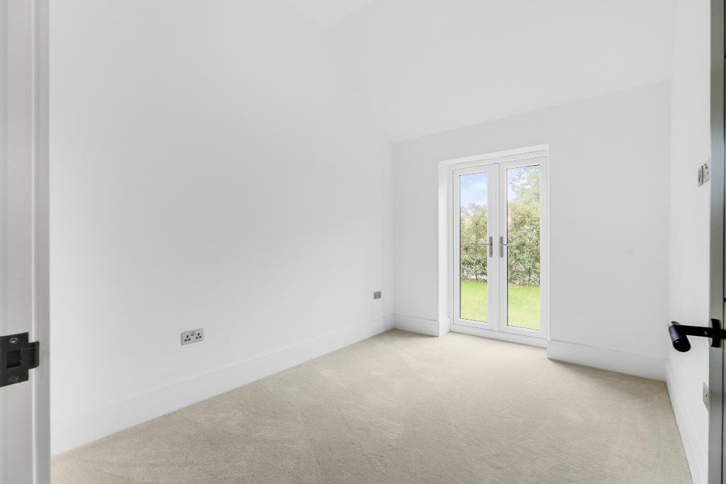 3 Bedroom Barn Conversion for Sale in Milton Keynes, MK17 8AU
