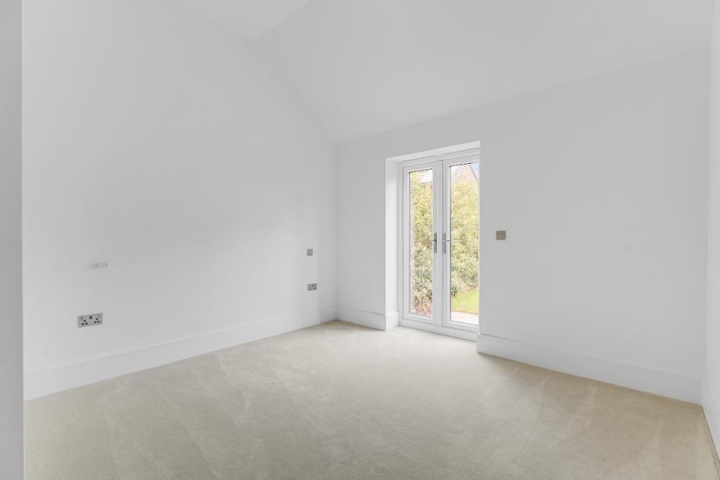 3 Bedroom Barn Conversion for Sale in Milton Keynes, MK17 8AU