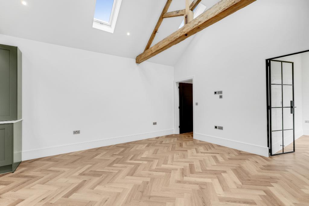 3 Bedroom Barn Conversion for Sale in Milton Keynes, MK17 8AU
